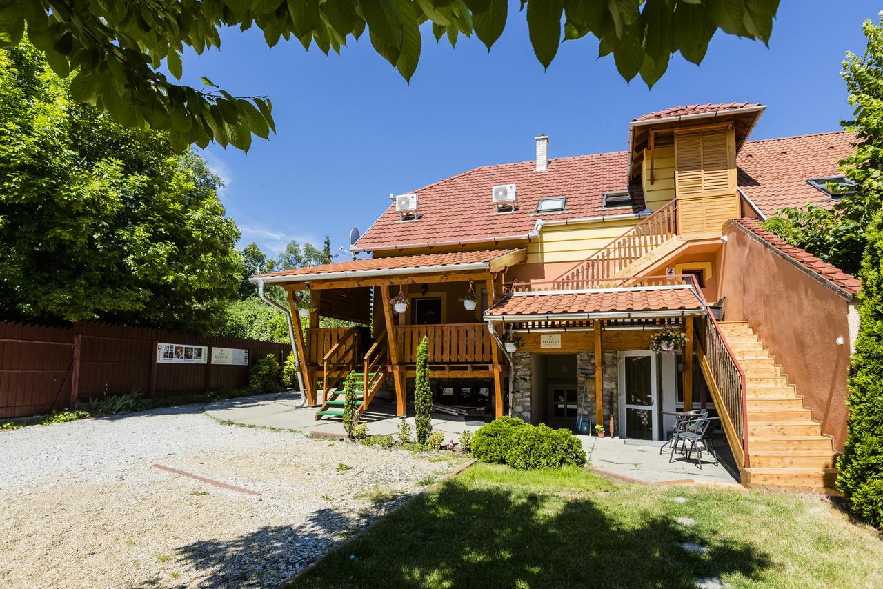 Almafa Apartmanhaz Eger Exterior photo