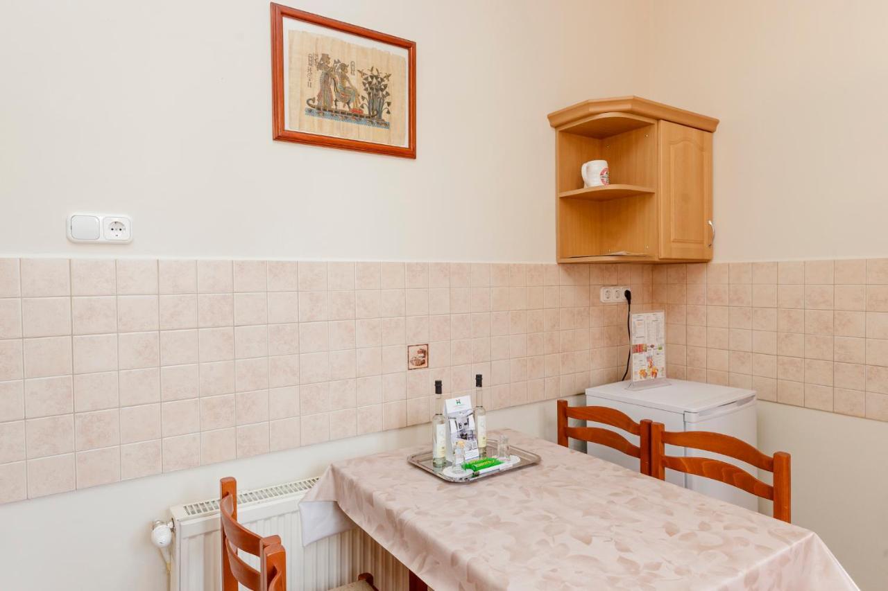 Almafa Apartmanhaz Eger Exterior photo